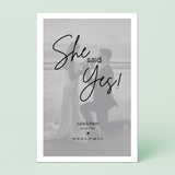 Wandbild [She said Yes, Bild, Namen, Datum, Koordinaten]